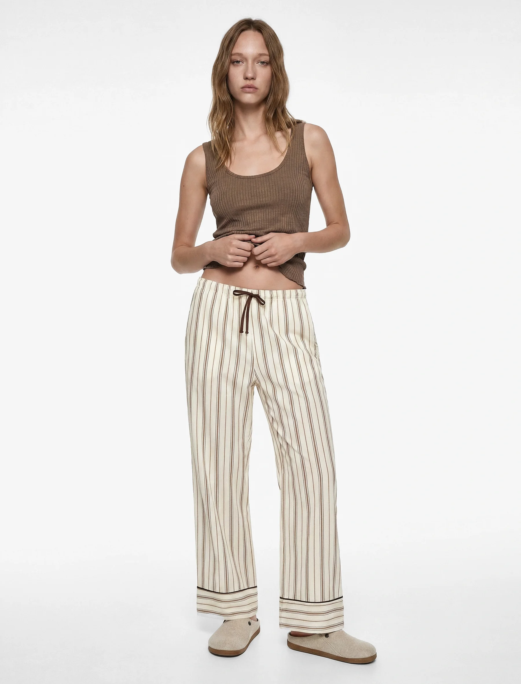 PIZHAME E POSHTME PËR FEMRA